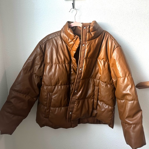 NWT GAP Women’s XL Carmel Brown Faux Leather Quilted Puffer Jacket Coat - Picture 8 of 8